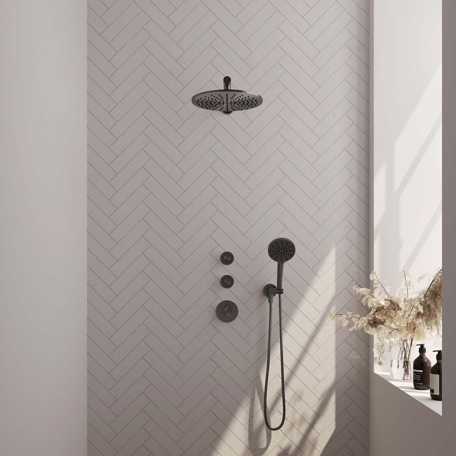 Gunmetal regendoucheset inbouw voor de industriele badkamer
