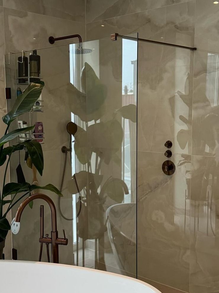 Inloopdouche met Brauer regendouche en thermostaat in koper