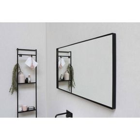 Producten/Basic-line/Spiegel%20Framed/ImageGallery/vlakke-spiegel-in-mat-zwart-kader-1200x40x600-8401557b-1.jpeg