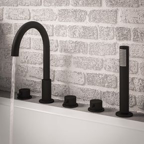 Producten/Eastbrook/Unknown/ImageGallery/meriden-five-hole-deck-mounted-bath-shower-mixer-982042-1.jpeg