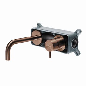 Producten/Qisani/Flow/ImageGallery/inbouwkraan-qisani-flow-laag-geborsteld-copper-2560505-1.jpeg