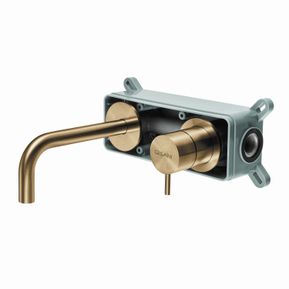 Producten/Qisani/Flow/ImageGallery/inbouwkraan-qisani-flow-laag-geborsteld-goud-2560506-1.jpeg