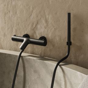 Producten/Saninova/Nero/ImageGallery/alento-nero-mat-zwarte-badkraan-thermostatisch-met-handdouche-set-sk6703-1.jpeg