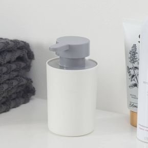 Producten/Tiger/Unknown/ImageGallery/tiger-urban-zeepdispenser-180-ml-vrijstaand-wit-1316130146-1.jpeg