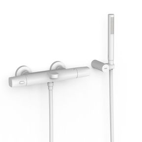 Producten/Tres/Over-wall/ImageGallery/tres-overwall-matt-white-overwall-thermostatische-mengkraan-voor-bad-en-douche-antikalk-messing-handdouche-verstelbare-steun-voor-handdouche-satijnen-slang-handgreep-m-afgeronde-rande-19017449bm-1.jpeg