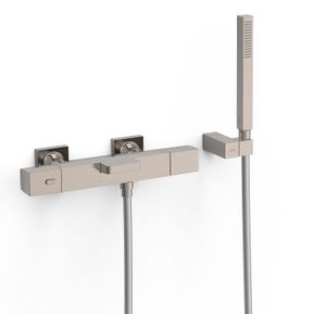Producten/Tres/Over-wall/ImageGallery/tres-overwall-steel-overwall-thermostatische-mengkraan-voor-bad-en-douche-antikalk-messing-handdouche-verstelbare-steun-voor-handdouche-satijnen-slang-vierkante-handgreep-19017469ac-1.jpeg